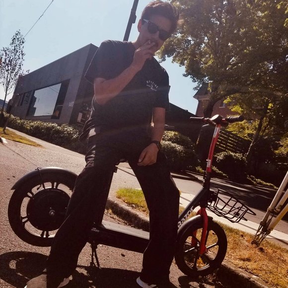 Meet your Posher, Matthew - Picture 1 of 1